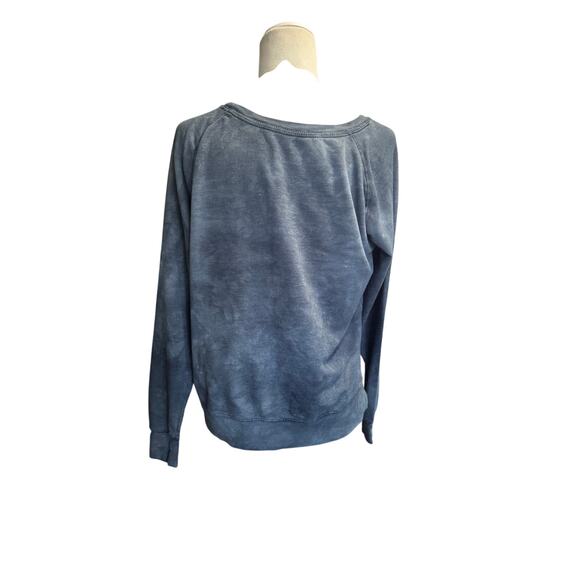 The Mountain Wolf Graphic Sweatshirt – Blue Gray – Size L - Picture 2 of 4